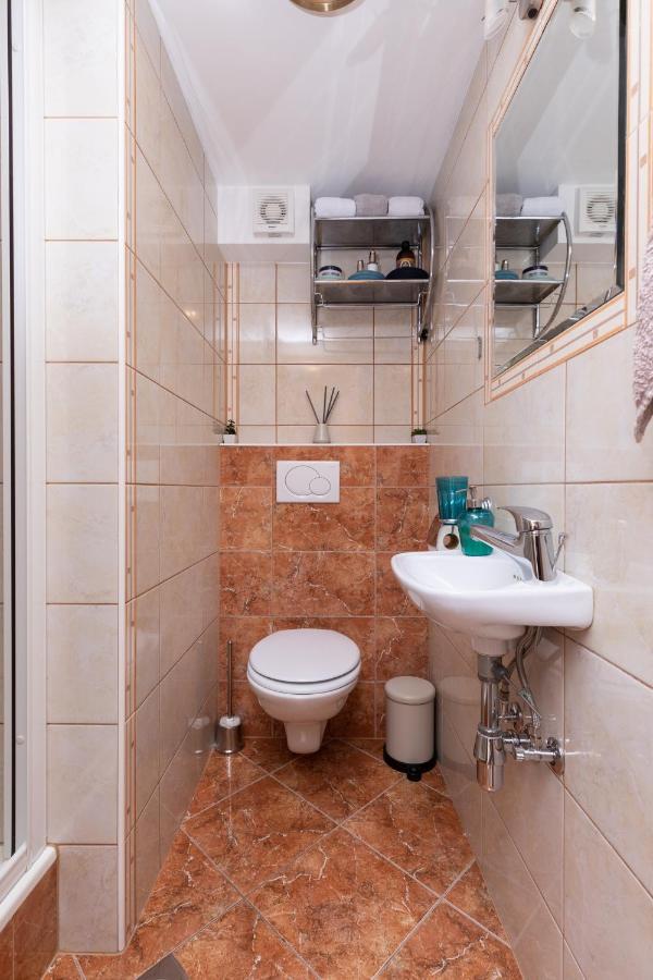 Apartman Monika Омиш Экстерьер фото