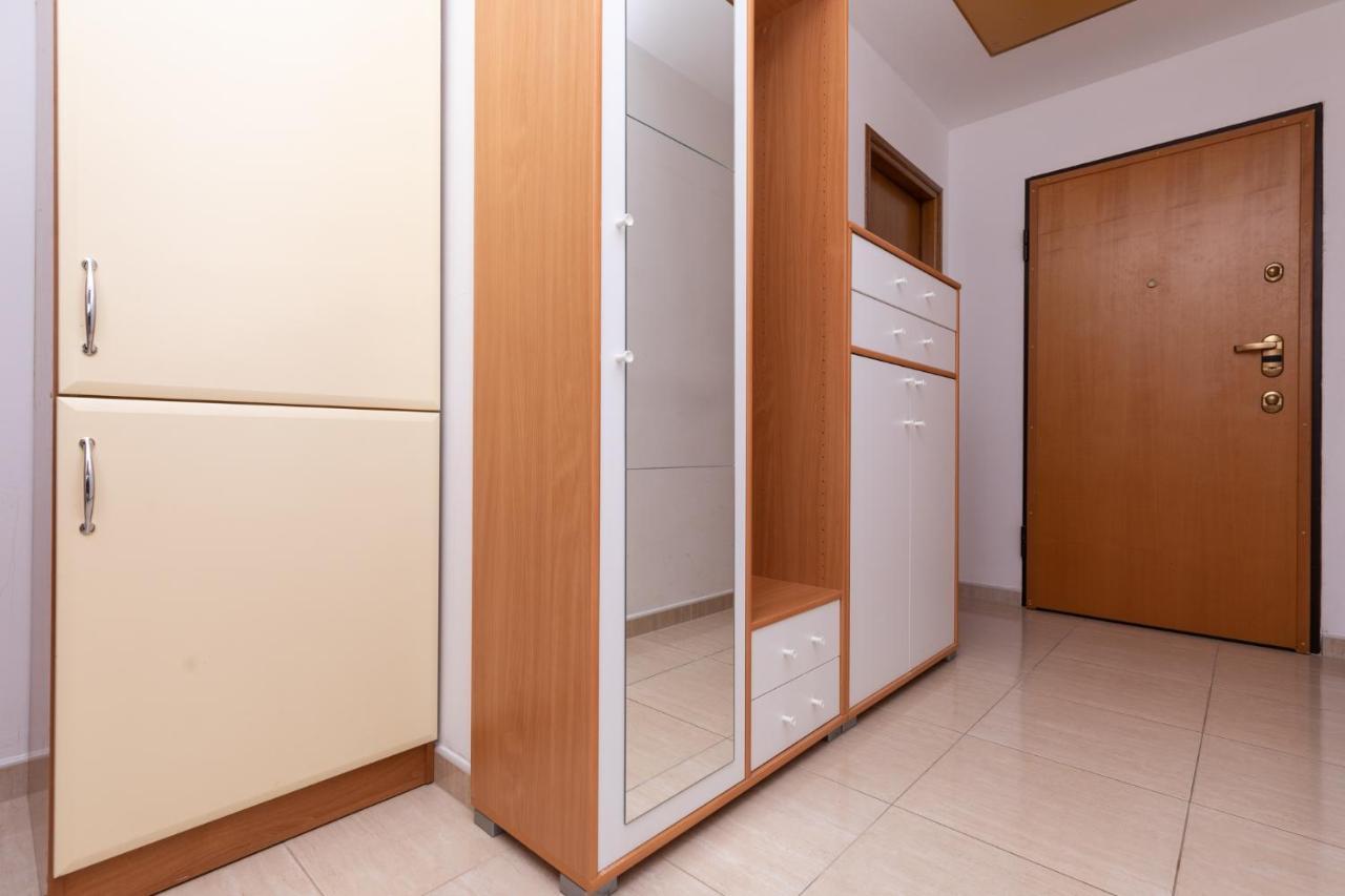 Apartman Monika Омиш Экстерьер фото